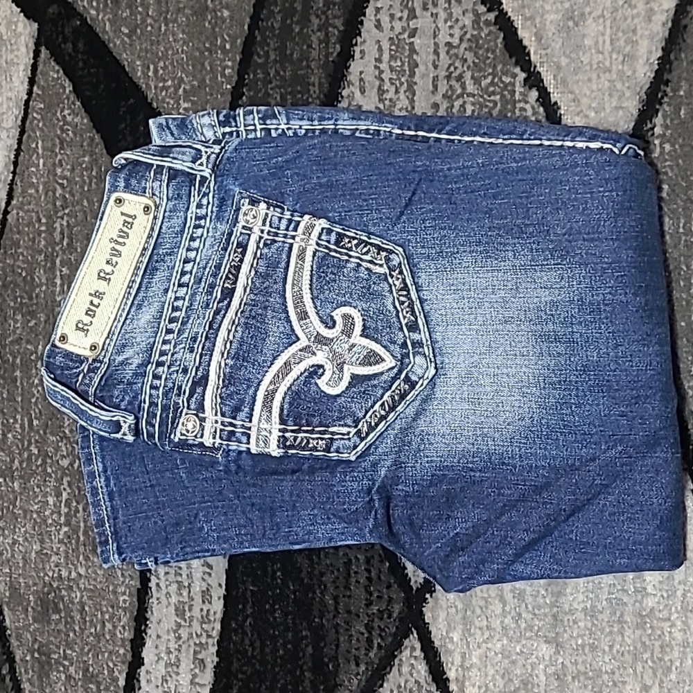 ROCK REVIVAL SEQUINS JULIE CROP DENIM JEAN